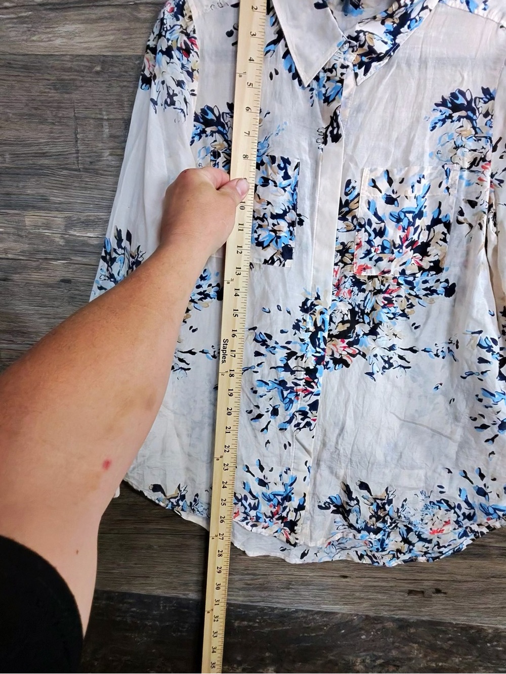 White House Black Market Cream Button-Down with Blue & Pink Floral Print - Picture 6 of 9